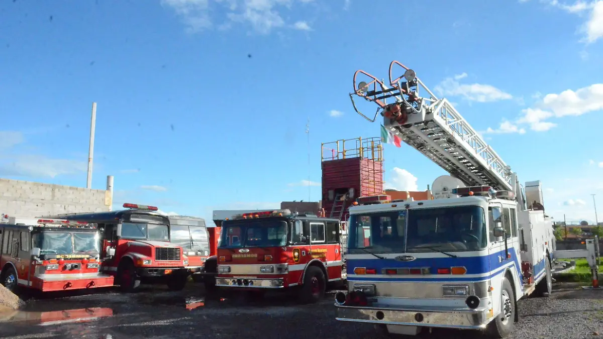 Casi la totalidad de unidades de los bomberos de Tequisquiapan est_n en buenas